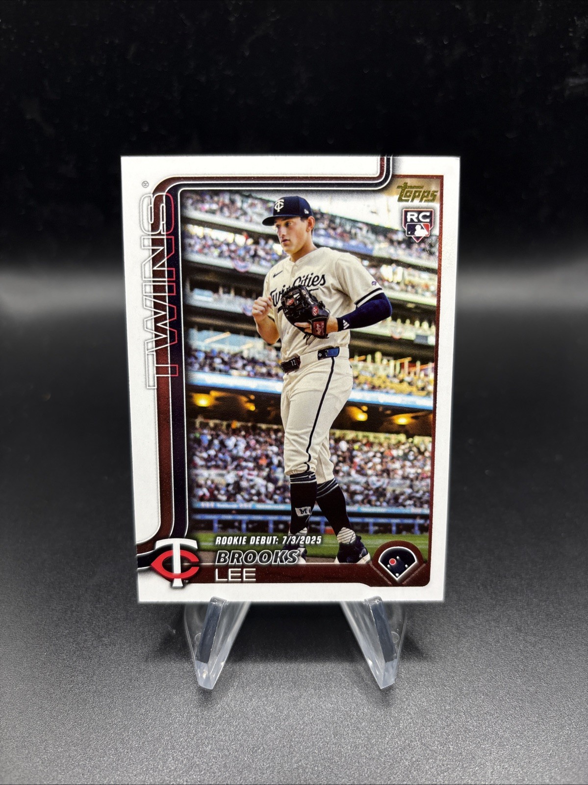 2025 Topps Update Series Brooks Lee US243 Golden Mirror Rc Variation Debut