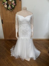 DAVID'S BRIDAL COLLECTION long sleeve lace and tulle trumpet wedding dress S18w