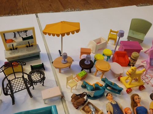 Vintage 1960's - 90’s Mattel Metal & Plastic Doll House Furniture Figures Extra - Picture 9 of 24