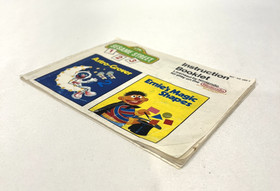 SESAME STREET 123 ASTRO-GROVER & ERNIE&rsquo;S MAGIC SHAPES NES NINTENDO BOOKLET 1989