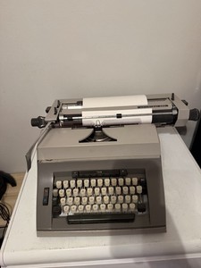 Adler Universal 39 Typewriter | eBay
