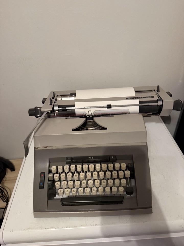 1971 Adler Universal 200 Typewriter Tested Working West Germany Vintage