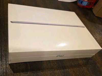 Apple iPad (6th Generation) A1893 32 GB, Wi-Fi, 9.7 in - Space