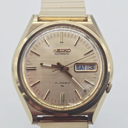 Vintage Men's SEIKO 7009-7009  17-JEWEL WRIST WATCH  (DAY/DATE)  Running (Read)