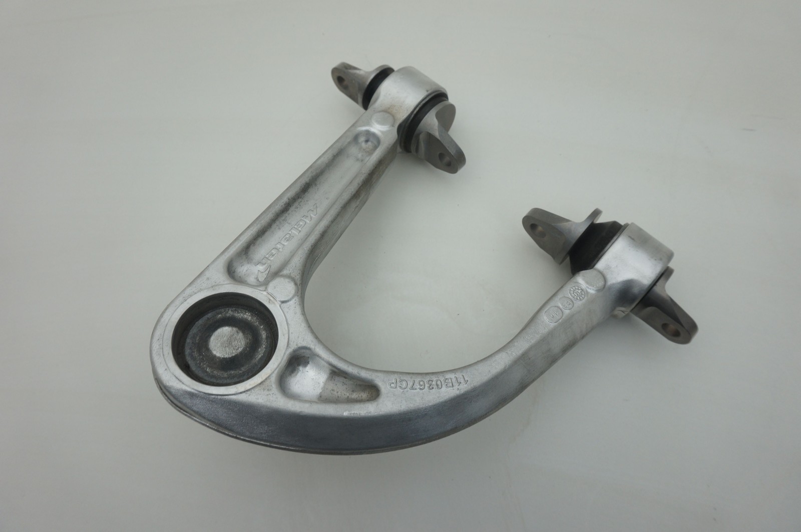Right Front Upper Control Arm Wishbone RH 11B0044CP McLaren 650s Spider 2016