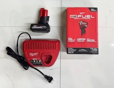Brand New Milwaukee Tool 2562-20 M12 Fuel Stubby 3/8" Impact Wrench Kit 5.0