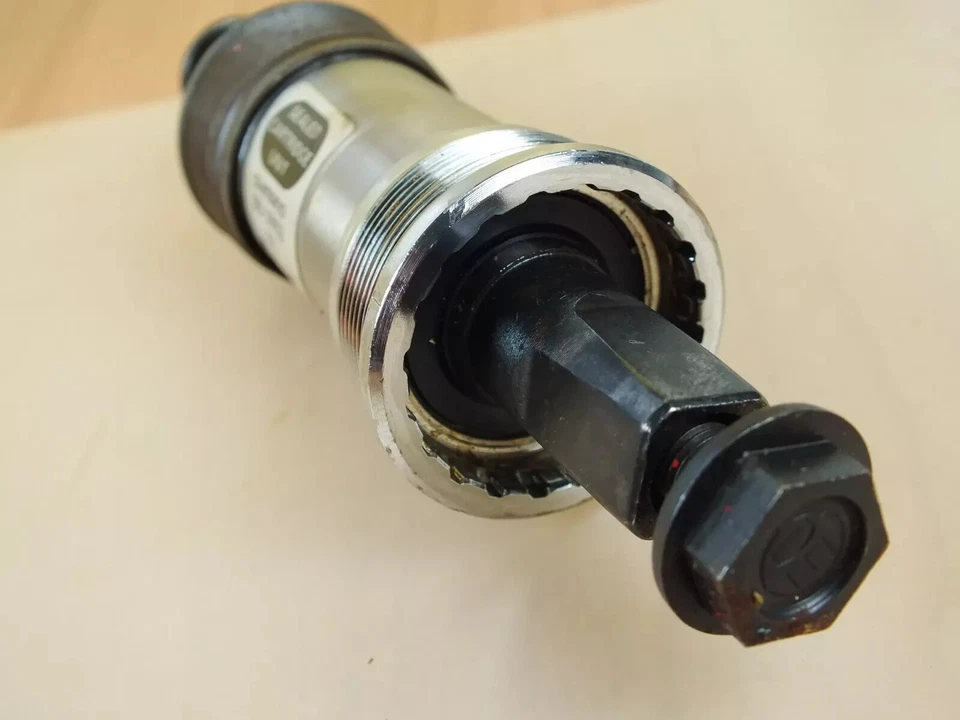 Shimano BB-UN53 Bicycle Bottom Bracket Square Taper 68mm shell 118mm axle - Image 3 of 4