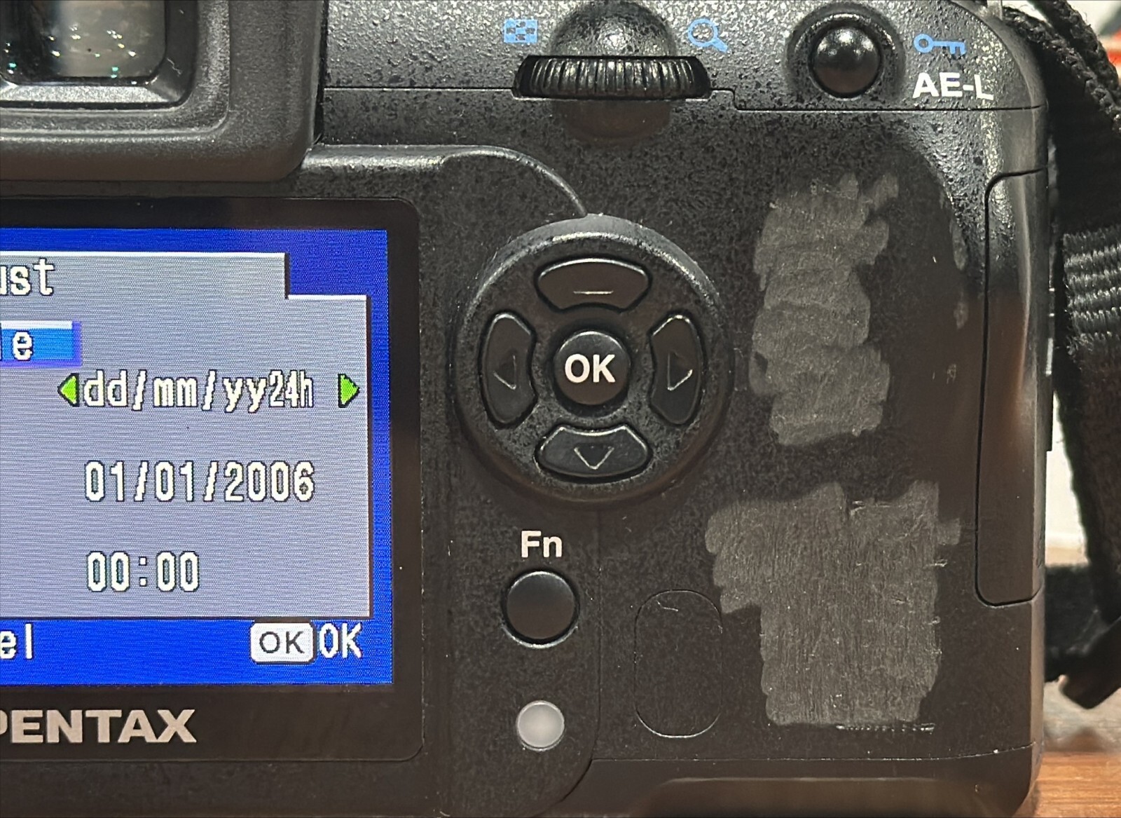 Pentax K110D 6.10 Mega Pixels Digital SLR Camera w/ 1855mm II Lens NO