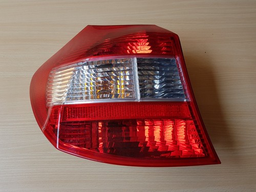 BMW 1er (E81) 116i 85 kW 116 PS  Rücklicht Rückleuchte links  6924501