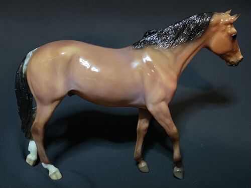 BREYER HORSE #1820 GLOSSY Vicki Wilson’s KENTUCKY Collector Club Model HTF!! - Picture 4 of 10