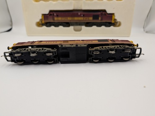 Hornby Spurweite OO R2255A EWS Klasse 37 Dieselloks (Strom und Dummy) verwittert - Bild 8 von 8
