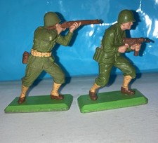 2 Vintage Britains Deetail 1971 WW2 US Army Infantry Soldier England Rifleman 14
