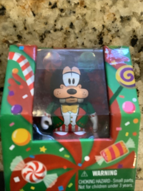 Disney Vinylmation MVMCP Christmas Party 2011 Event Exclusive 3” Goofy