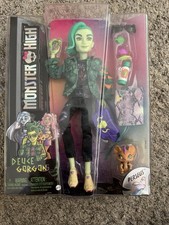 Monster High DEUCE GORGON Doll w/ Pet Perseus 2022 G3 -box Damaged