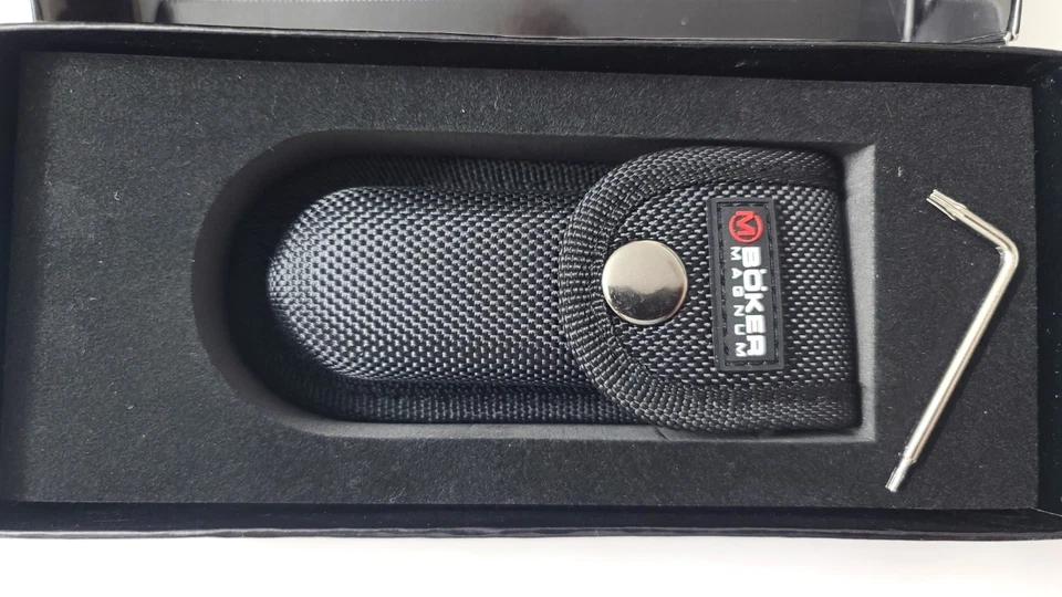 Cuchillo plegable Boker Magnum Advance Pro EDC longitud de hoja: funda de cinturón de nailon de 3,15" Foto 2 de 4