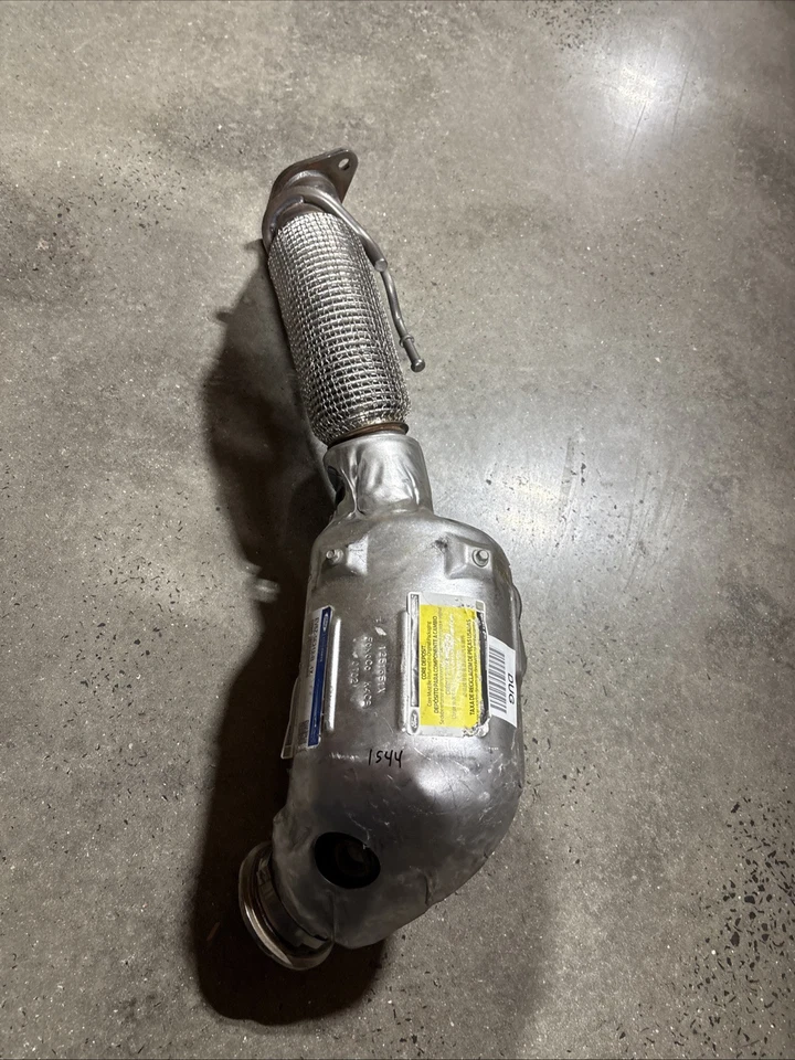 Convertidor catalítico original Ford EV6Z-5E212-B (CT) Foto 2 de 2