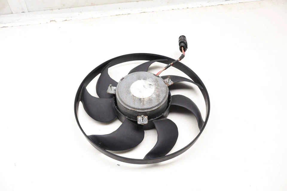 AUDI TT 2007-2015 - Ventilador de refrigeración eléctrico derecho 200 W 1K0959455DH Foto 2 de 3