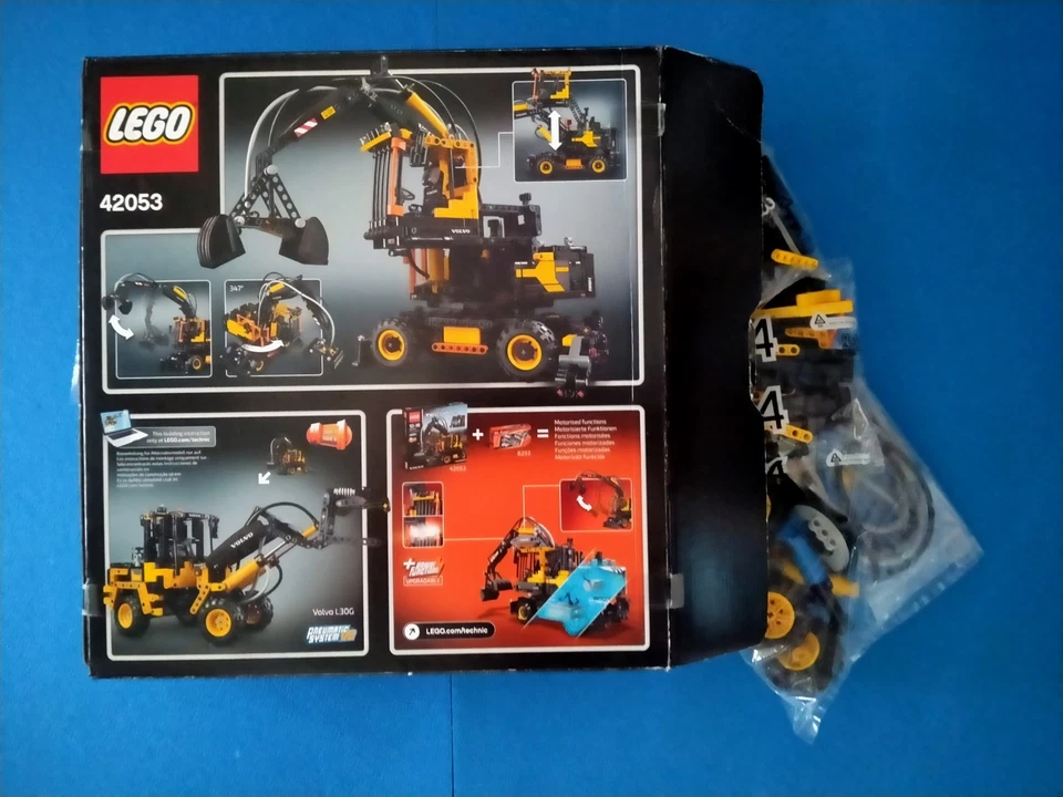 LEGO Technic 42053 Volvo EW160E, photo 2 sur 3