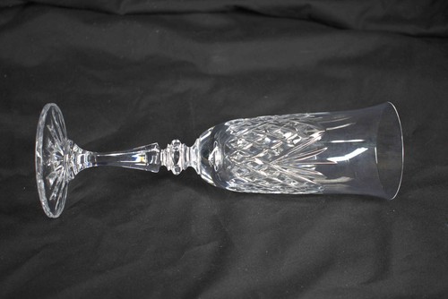 Galway Irish Crystal Champagne Flutes - Clarendon - NIB set of 4 - Picture 9 of 9