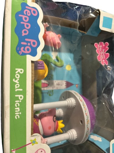 Peppa Pig Royal Picnic Playtime Set W/King Daddy & Princess Peppa (Royal Picnic)