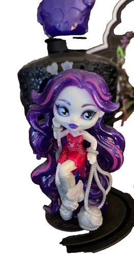 Monster High Doll Spectra Vondergeist 13 Wishes Party without DJ