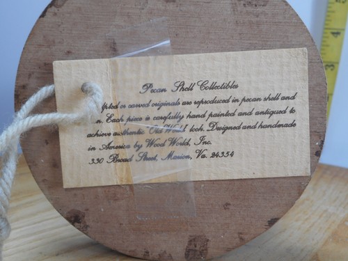 Vtg Pecan Shell  Santa Wood World Hand Painted - Picture 6 of 6