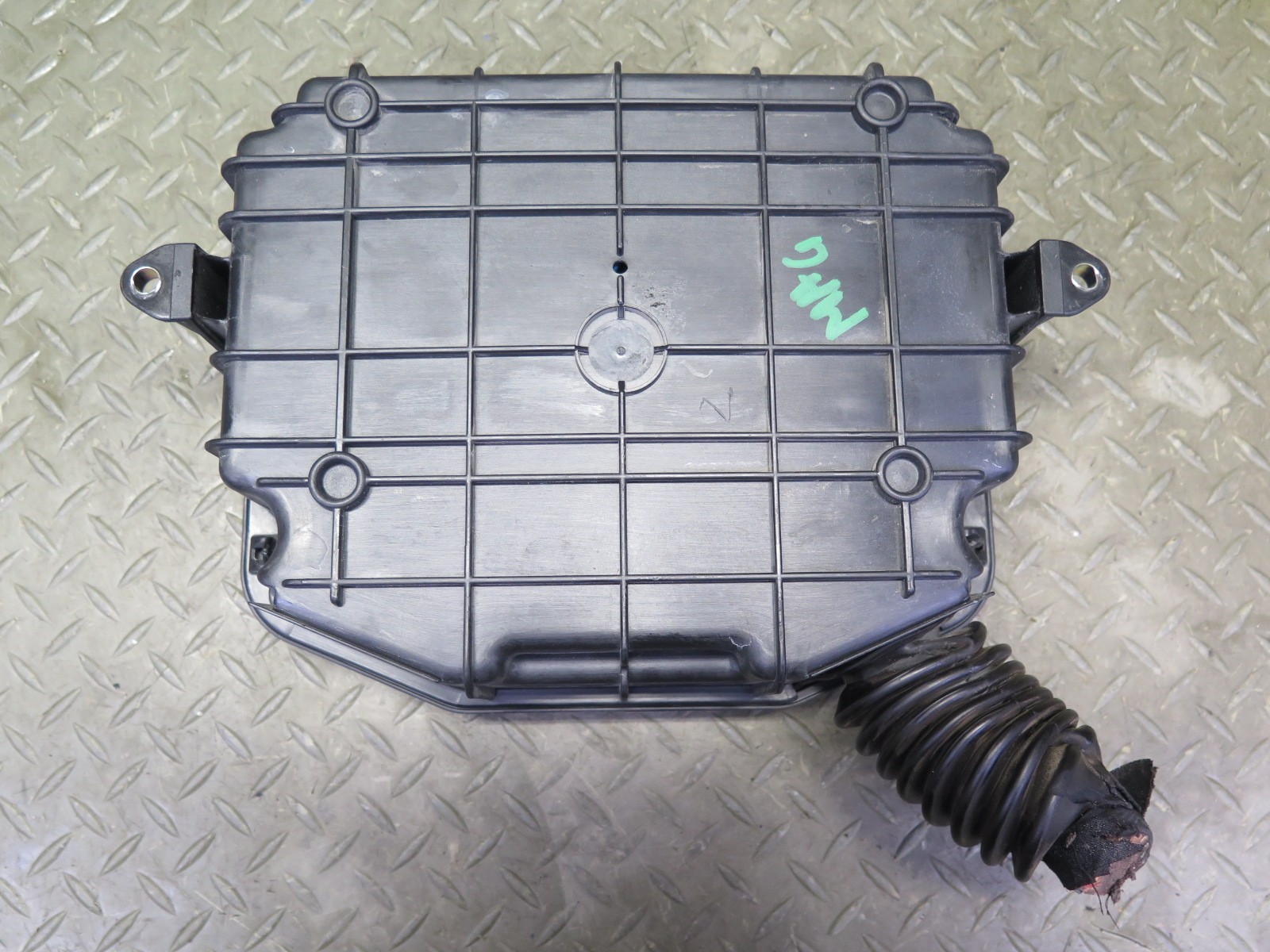 2009-2019 MASERATI GRANTURISMO M145 4.7L ENGINE BAY RIGHT FUSE RELAY BOX