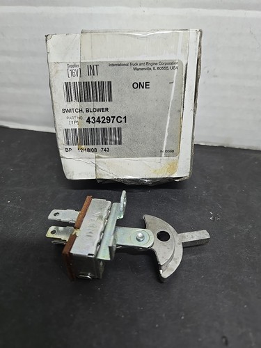 NOS International 434297C1 3 Speed Toggle Blower Switch - Picture 1 of 3