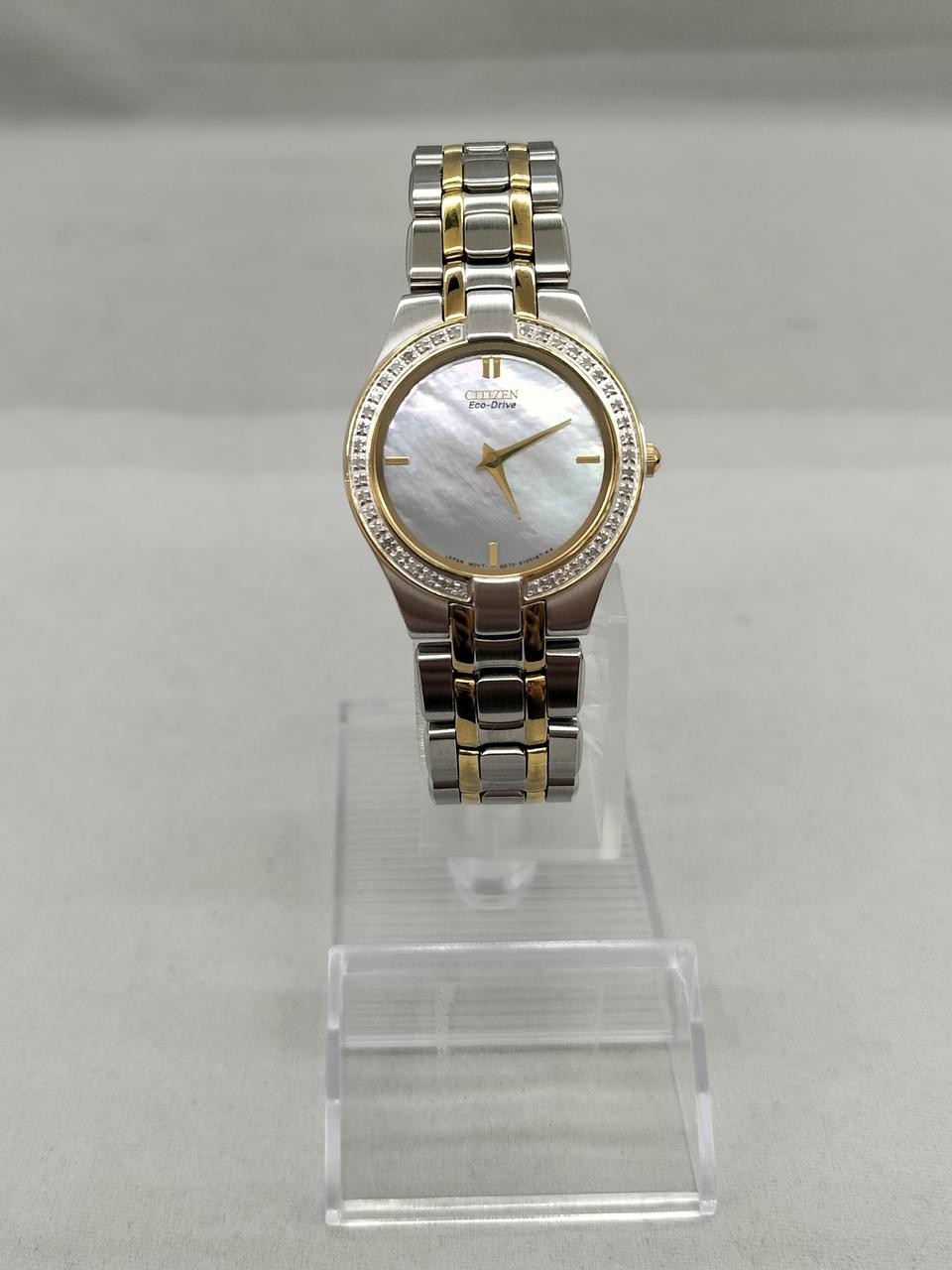 Solar Wristwatch Model G670 S070643 CITIZEN