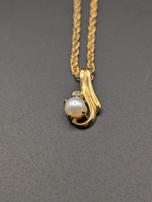 5.5-6mm Cultured Freshwater Pearl & ½ Pt Genuine Diamond Pendant Necklace 18''