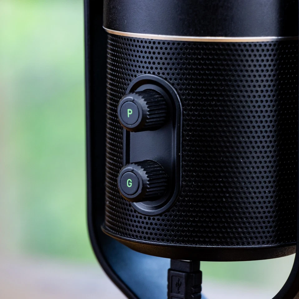 Razer Seirēn (RZ05-01270) - Great Condition! - Image 3 of 4