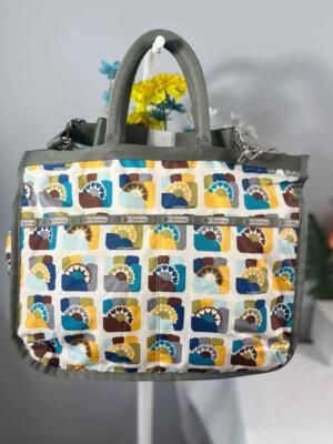 NWOT LESPORTSAC Liz Hearts Shape Flowers Nylon Baby Diaper  display picture 1