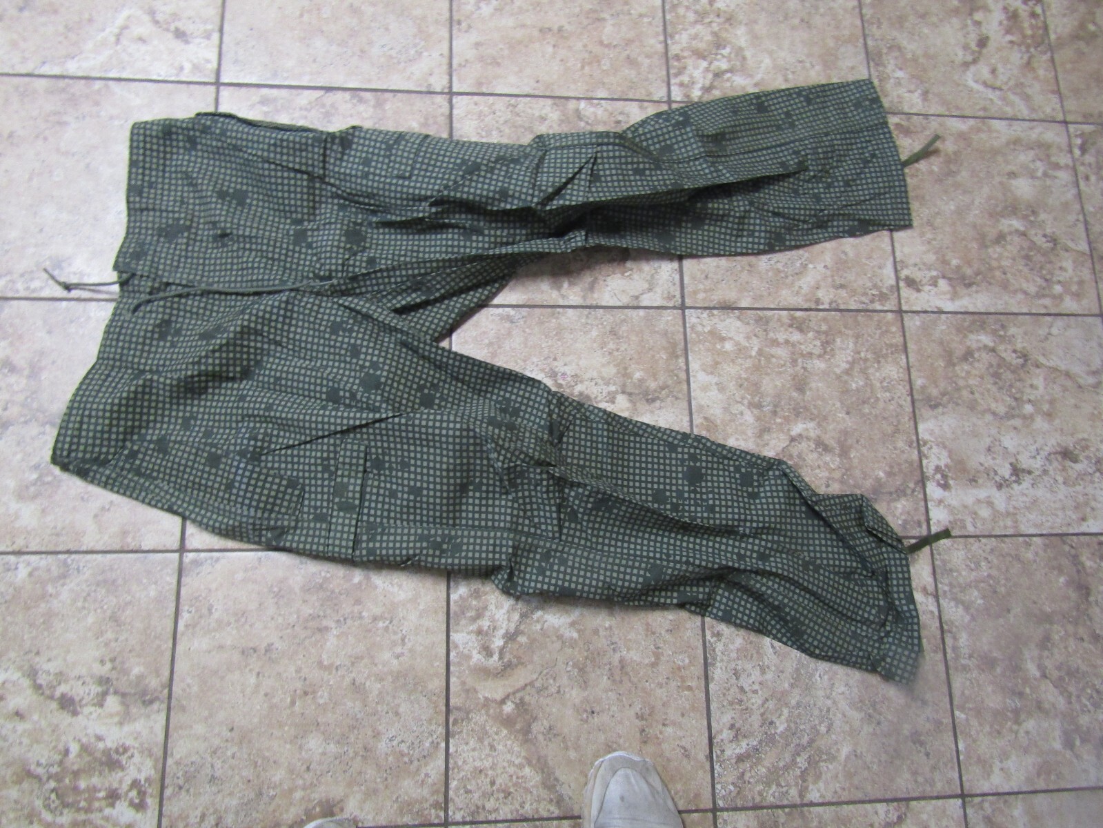 GENUINE ISSUE MILITARY DESERT NIGHT CAMOUFLAGE PANTS TROUSERS MEDIUM