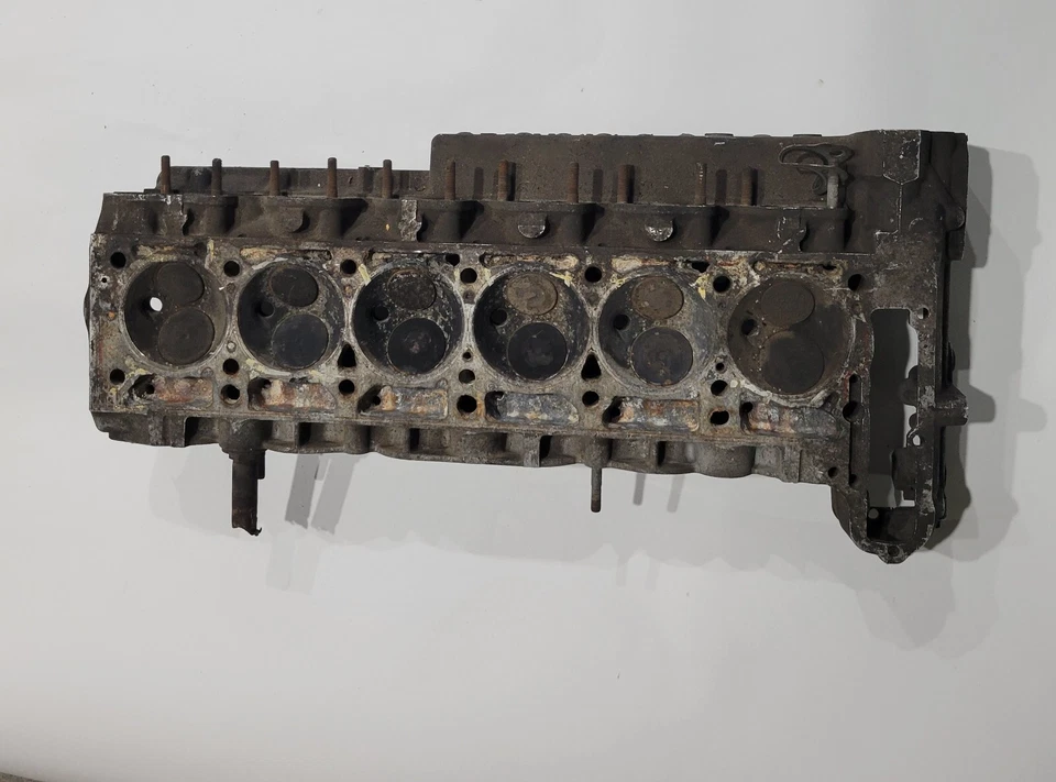 Mercedes Benz m110 engine 2 valve cylinder head R110016120112 W114 280C - Image 3 of 4