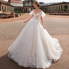 Vintage A Line Wedding Dresses V Neck Applique Lace Backless Bridal Gowns Custom