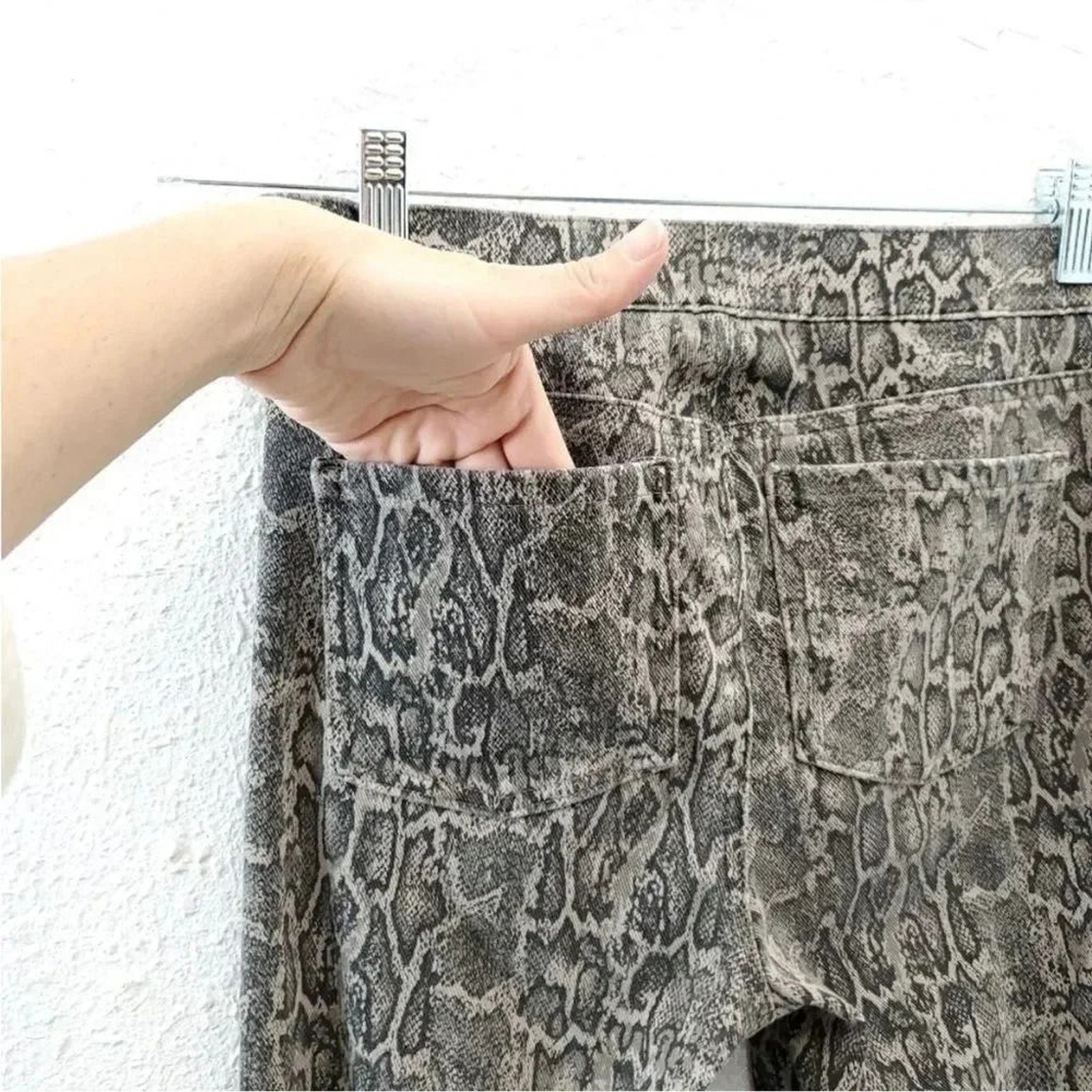 SPANX Snakeskin Python Jean Ankle Leggings S - image 9