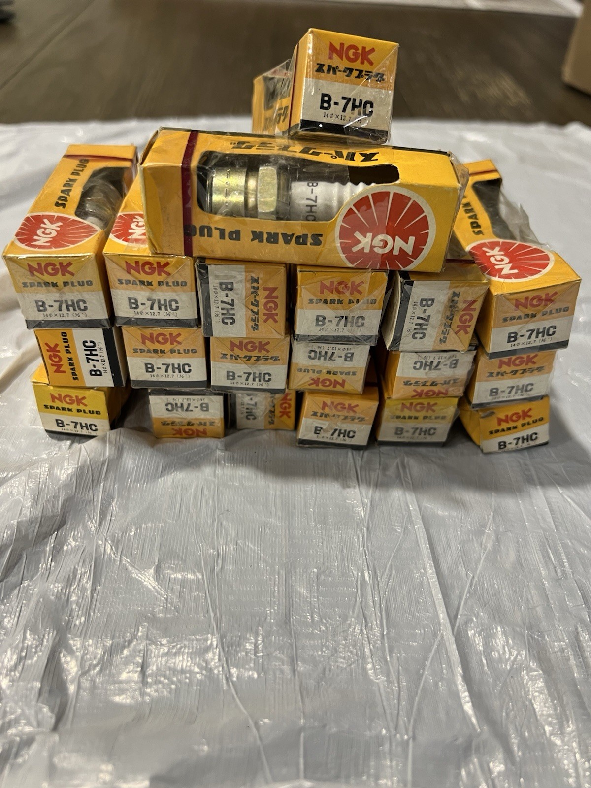 NGK Spark Plug B-7HC Lot Of 20