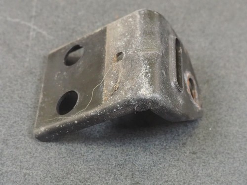 SUZUKI DR750 1988 45117-44B00 BRACKET SEAT 12829 - Picture 2 of 4