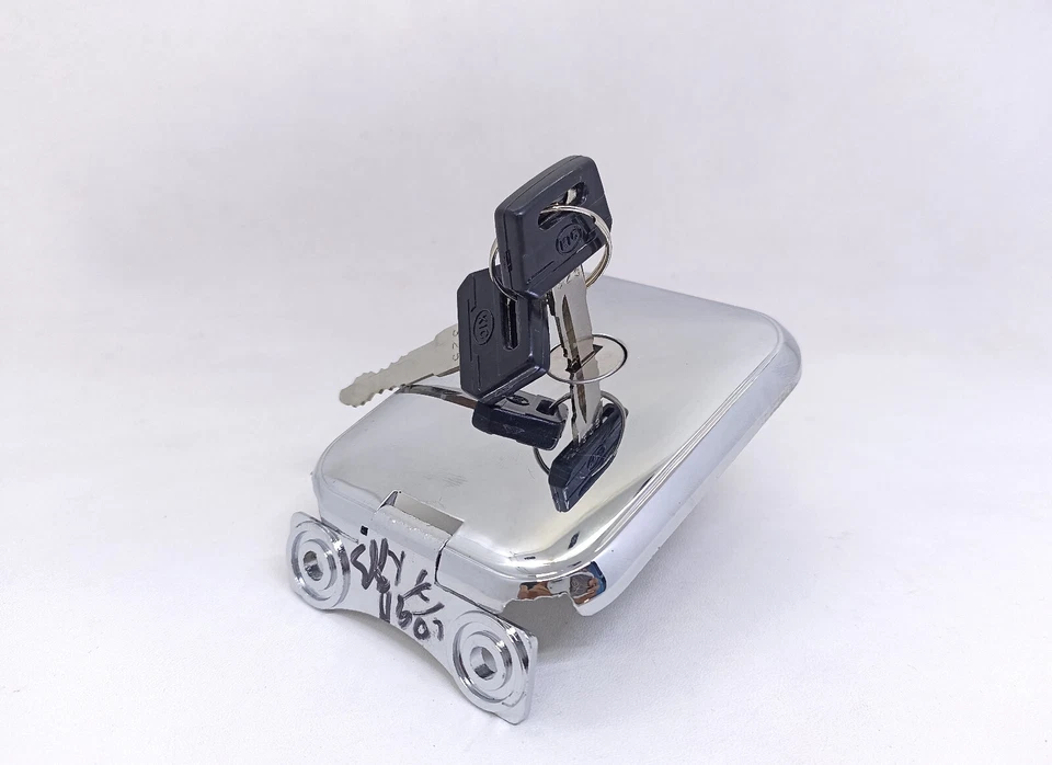 TAPA TANQUE COMBUSTIBLE KAWASAKI KZ200 KH100 GTO KZ250 KZ440 KZ550 KZ750 KZ1000 Foto 2 de 4