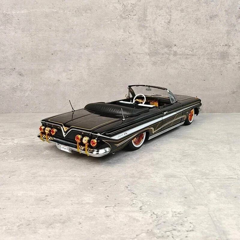 Chevrolet Impala Lowrider 1961 escala 1:18 modelo de coche diecast negro - con caja Foto 2 de 4