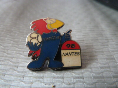 Lot De 2 Pins Football - RC Lens - Rares - Bon état