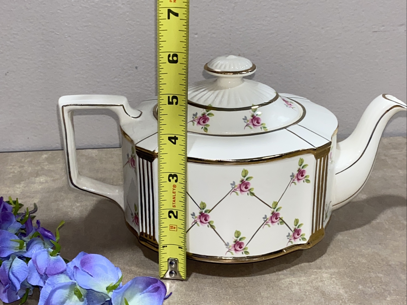 Vintage Sadler England Teapot Pink Ditsy Roses Rose Gold Trim Ivory