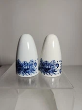 Vintage Currier & Ives Stoke On Trent Blue Regina Salt & Pepper Shakers England