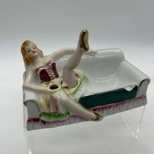 Vintage Lady Nodder Ashtray In Bath Swinging Leg Patent TT 1950s