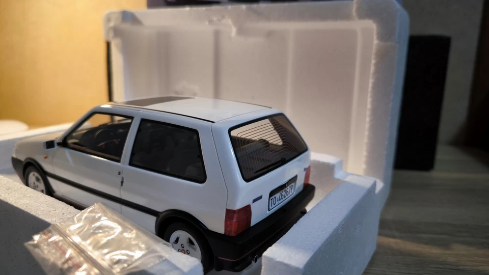 Modellino Fiat Uno Turbo Bianca - Immagine 3 di 4