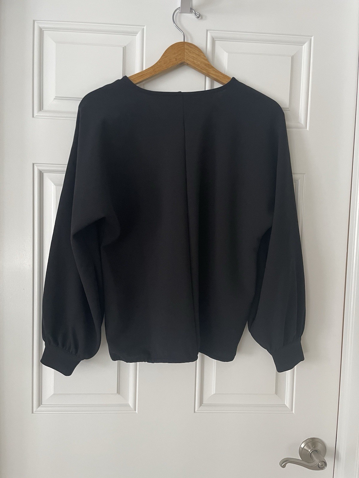 Women's Alfani Black top, Size XL, V-neck, blouson sleeve w/cuff, Polyester