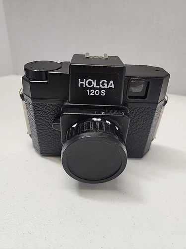HOLGA 120S MEDIUM FORMAT 120 ROLL FILM CAMERA WITH 60MM F8 OPTICAL LENS