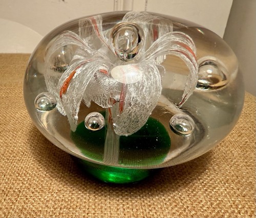 Large Green Lilly Studio Glass Paperweight Controlled Bubbles Mushroom Base - Picture 10 of 24