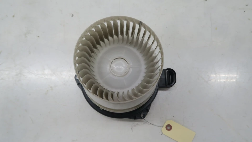 2019-2024 Lexus UX200 OEM A/C Heater Blower Motor Assembly 5285T2 - Image 4 of 4