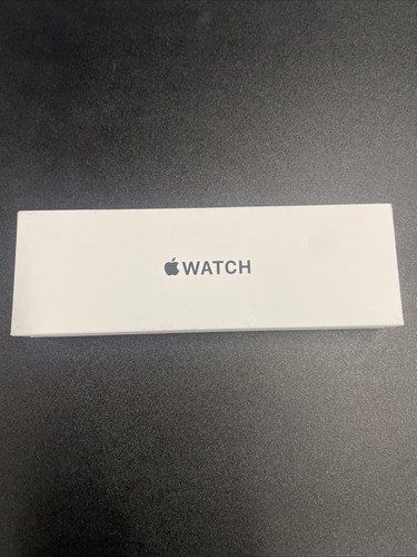 Apple Watch SE 2. Gen 40mm GPS Starlight mit S/M Starlight Sportarmband MXEF3LL/A
